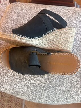 Adrienne Vittadini Black Espadrille Wedge Slide Sandals 3” wedge